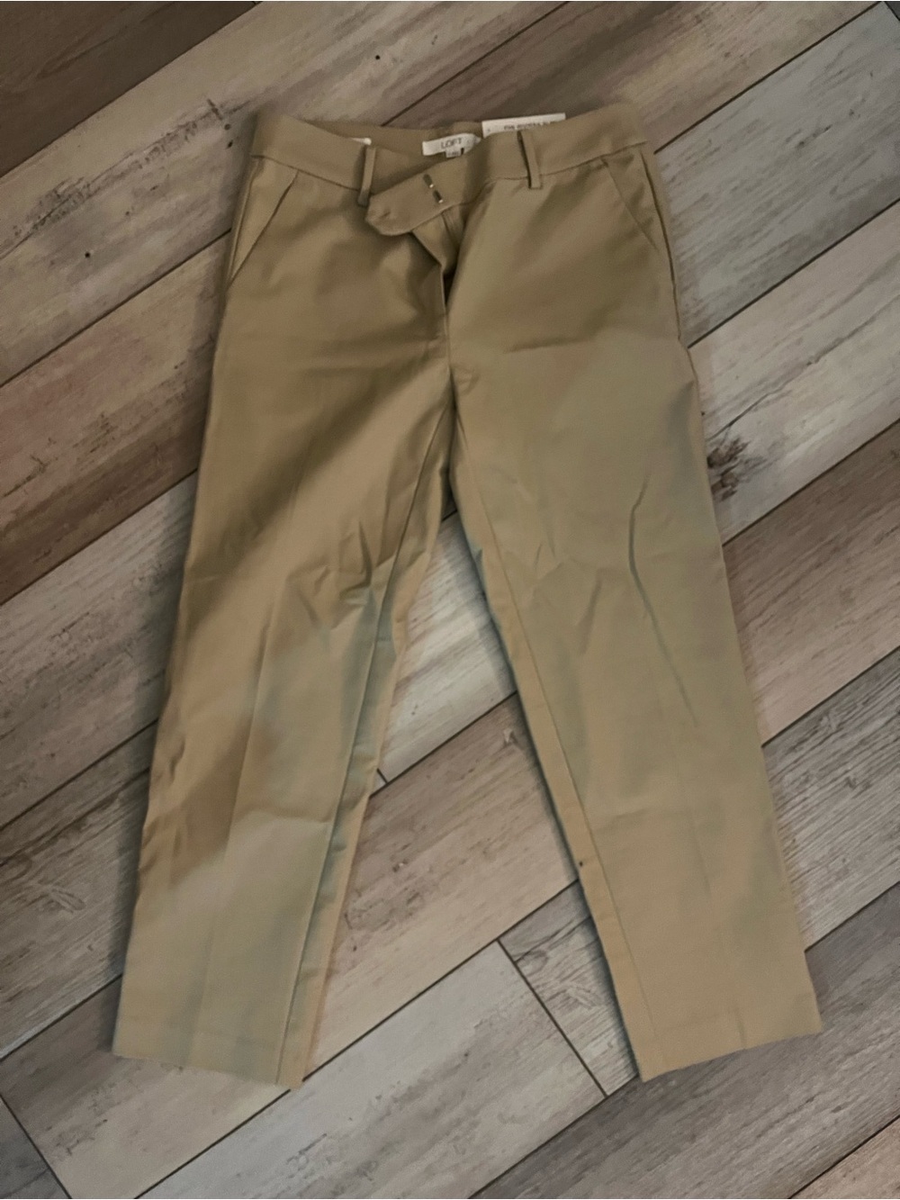 LOFT Women’s “The Riviera Slim” Trouser in Khaki